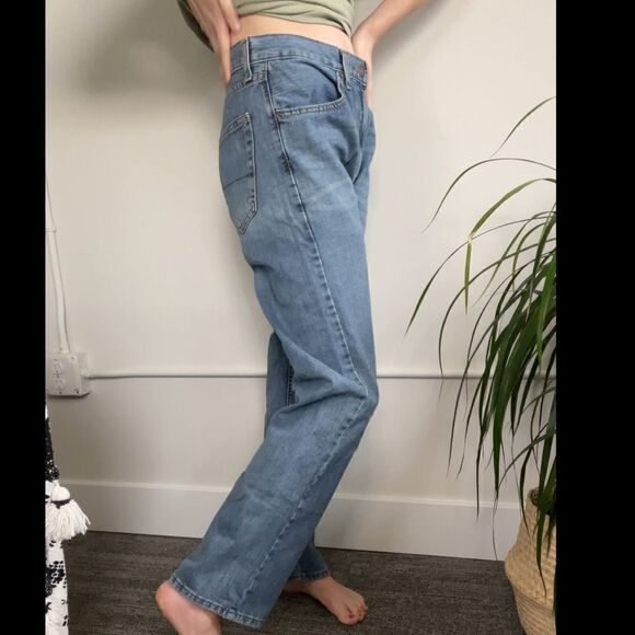 Vintage Relaxed Straight Leg Levi’s - Picture 4 of 16